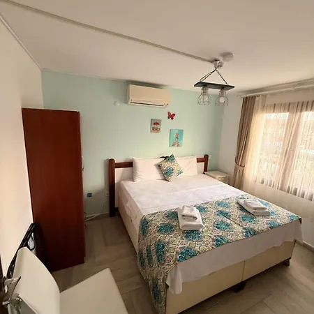 Hostel Ceren *