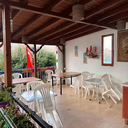 Ceren Hostel Seferihisar