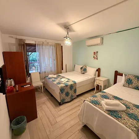 Hostel Ceren *
