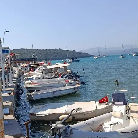 Ceren Hostel Seferihisar